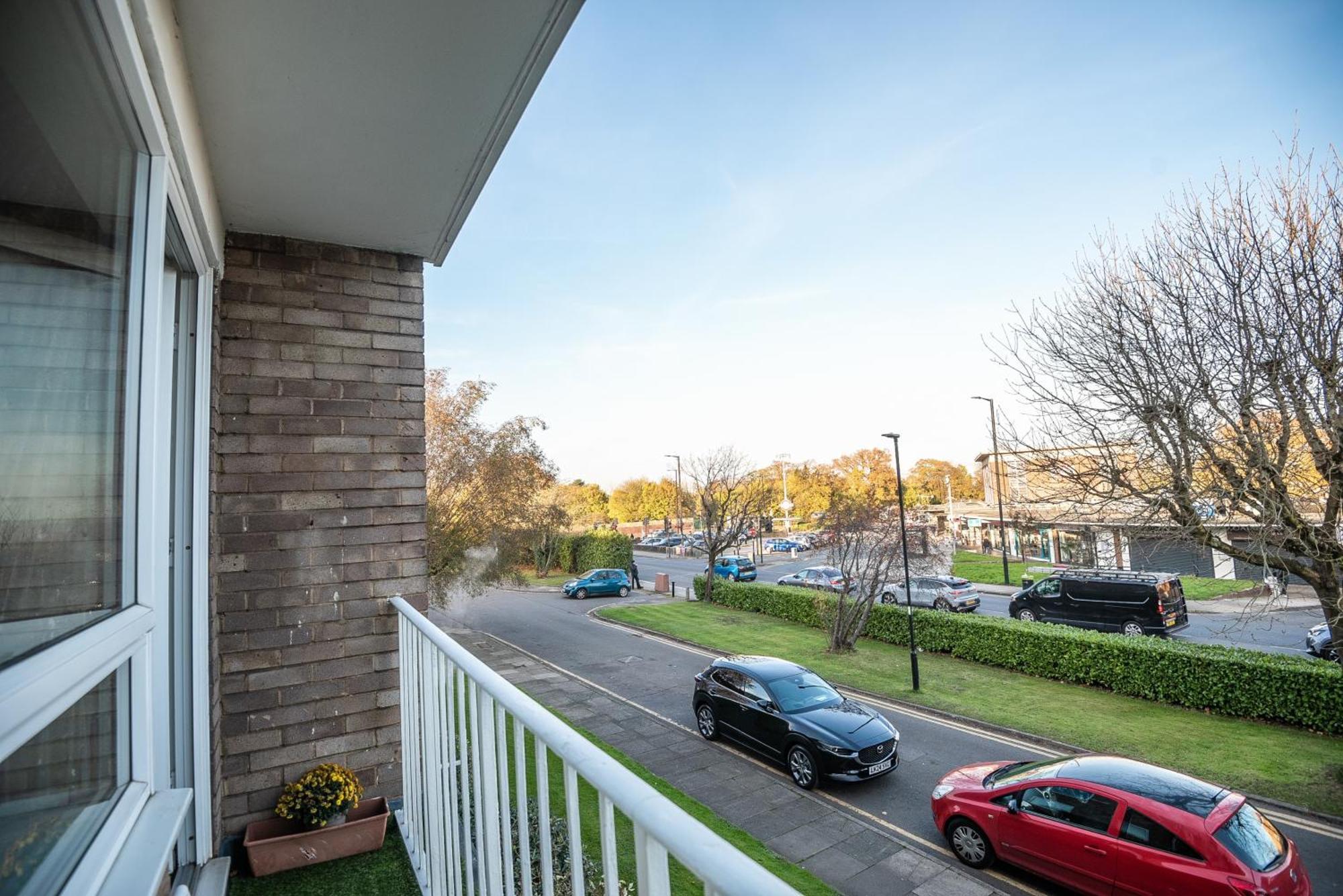 Spacious2br-balcony-parking-25mincentrallondon Londres
